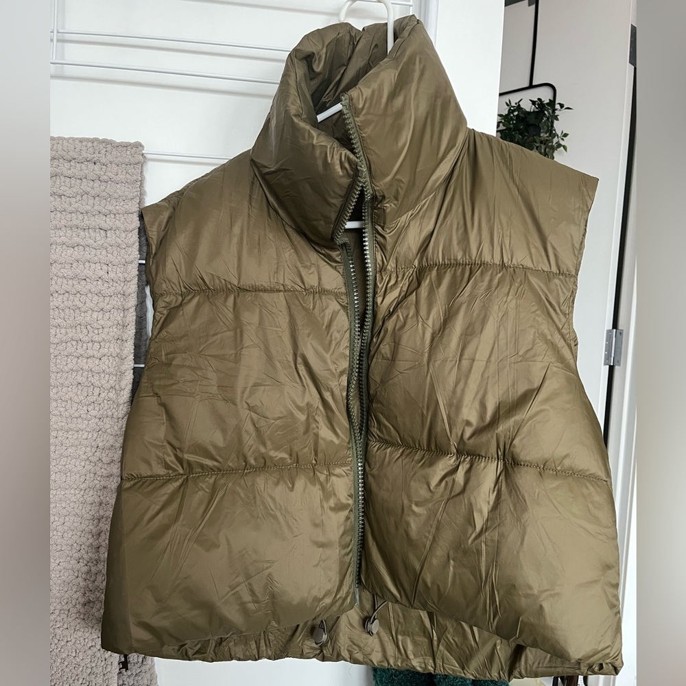 Cropped Green Puffer Vest